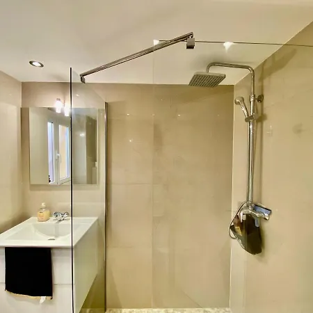 Apartman Lovely & Sunny Loft Heart Of With A/c! *