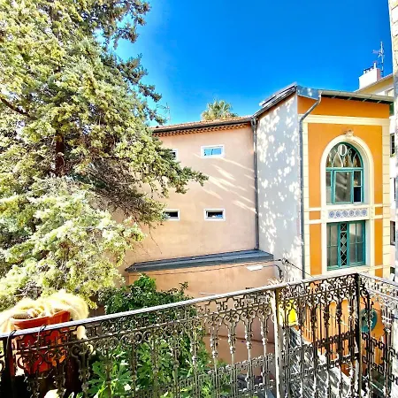 Lovely & Sunny Loft Heart Of With A/c! Appartement