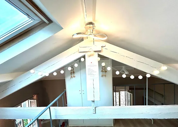 Lovely & Sunny Loft Heart Of With A/c! Lejlighed